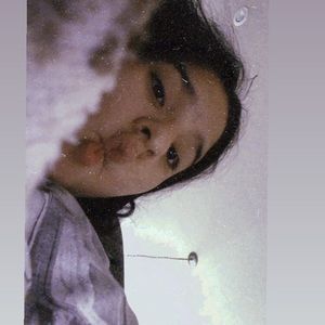 Meet your Posher, Amparo